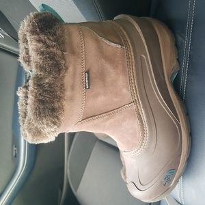 The North Face Snowboot size 9